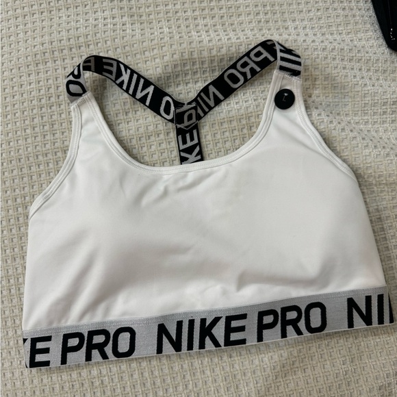Nike Other - NWOT NIKE SPORTS BRA